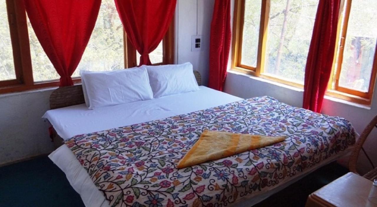 Hayat Hotel Пахалгам Экстерьер фото
